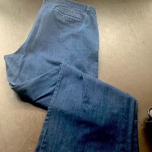 Classic jean slacks 👖